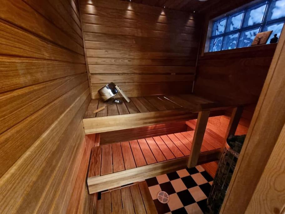 Valoisa Huoneisto Jossa Erinomaiset Vuoteet. Mikkeli Exterior foto